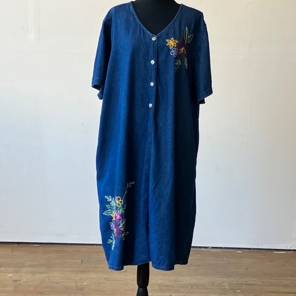 Vintage Chambray embroidered mid length dress - Picture 2 of 9